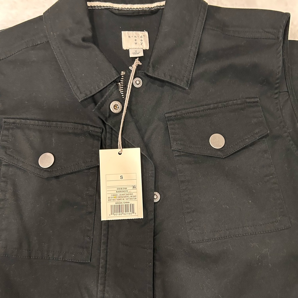 Nwt Utility Vest black,